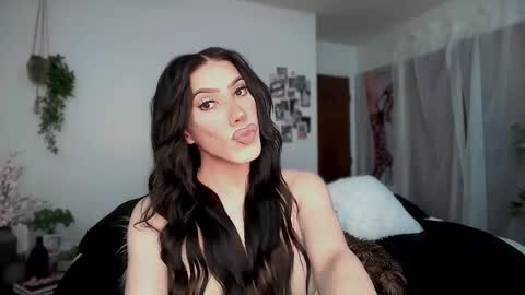 Snapshot of kelsdontstop chatting on March 2026 12:28:01 AM Kelsi online show from March 2026 12:28:01 AM