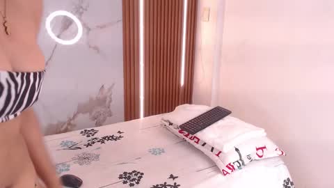 Snapshot of kelsiee_hills chatting on February 2026 12:04:01 PM Samanta online show from February 2026 12:04:01 PM