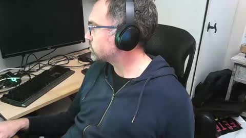 kelvin06133 online show from March 2025 09:37:01 PM