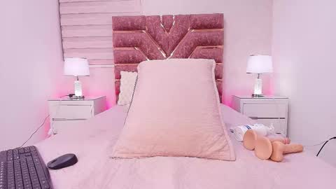 kemdall lopez online show from February 2026 03:10:01 AM