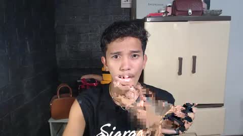 Snapshot of ken_bigcockxx chatting on February 2025 10:38:02 AM Ken online show from February 2025 10:38:02 AM