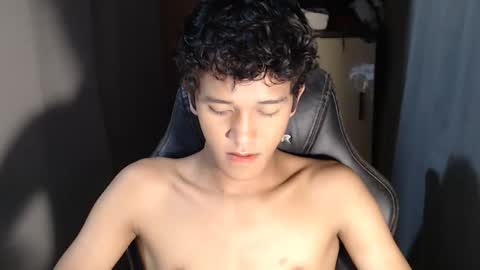 Snapshot of ken_bigcockxx chatting on September 2025 01:00:01 PM Ken online show from September 2025 01:00:01 PM