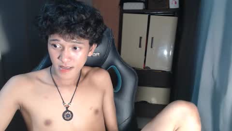 Snapshot of ken_bigcockxx chatting on October 2025 03:53:01 PM Ken online show from October 2025 03:53:01 PM