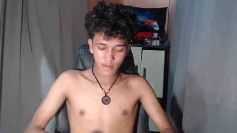 Snapshot of ken_bigcockxx chatting on October 2025 05:30:02 AM Ken online show from October 2025 05:30:02 AM