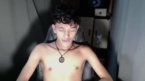 Snapshot of ken_bigcockxx chatting on October 2025 10:25:01 AM Ken online show from October 2025 10:25:01 AM