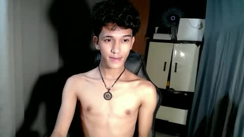 Snapshot of ken_bigcockxx chatting on October 2025 06:45:02 PM Ken online show from October 2025 06:45:02 PM