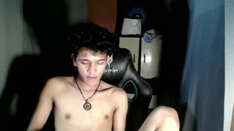 Snapshot of ken_bigcockxx chatting on November 2025 08:47:01 AM Ken online show from November 2025 08:47:01 AM