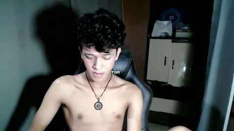 Snapshot of ken_bigcockxx chatting on November 2025 01:31:01 PM Ken online show from November 2025 01:31:01 PM