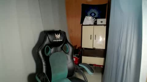 Snapshot of ken_bigcockxx chatting on November 2025 06:52:02 PM Ken online show from November 2025 06:52:02 PM