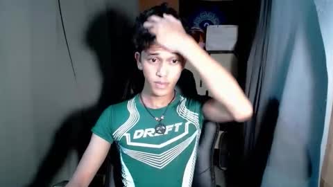 Snapshot of ken_bigcockxx chatting on November 2025 05:35:02 PM Ken online show from November 2025 05:35:02 PM