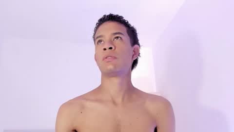 Julian Rivera   online show from October 2025 05:08:01 PM