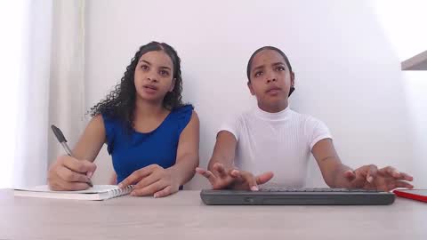 Kendall online show from December 2024 12:51:02 PM