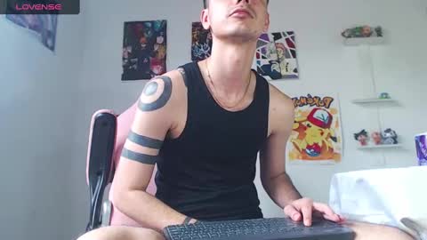 Snapshot of kendall_ros chatting on December 2024 07:32:02 PM kendall ross online show from December 2024 07:32:02 PM