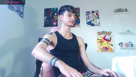 Snapshot of kendall_ros chatting on January 2025 08:26:02 PM kendall ross online show from January 2025 08:26:02 PM