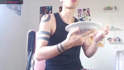 Snapshot of kendall_ros chatting on February 2025 03:28:02 PM kendall ross online show from February 2025 03:28:02 PM