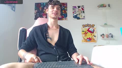 Snapshot of kendall_ros chatting on February 2025 07:31:02 PM kendall ross online show from February 2025 07:31:02 PM