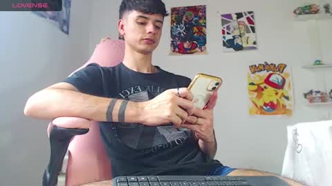 Snapshot of kendall_ros chatting on February 2025 06:47:02 PM kendall ross online show from February 2025 06:47:02 PM