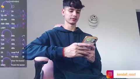 Snapshot of kendall_ros chatting on September 2025 03:14:01 PM kendall ross online show from September 2025 03:14:01 PM