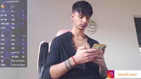 Snapshot of kendall_ros chatting on September 2025 01:58:02 PM kendall ross online show from September 2025 01:58:02 PM