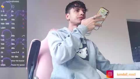 Snapshot of kendall_ros chatting on October 2025 02:23:02 PM kendall ross online show from October 2025 02:23:02 PM