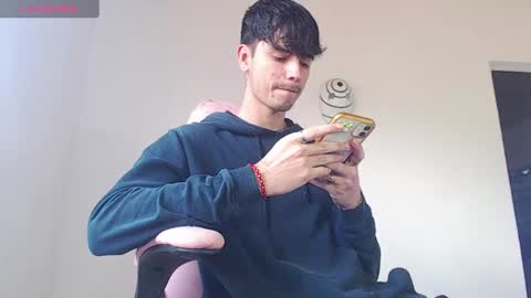 Snapshot of kendall_ros chatting on October 2025 04:18:01 PM kendall ross online show from October 2025 04:18:01 PM