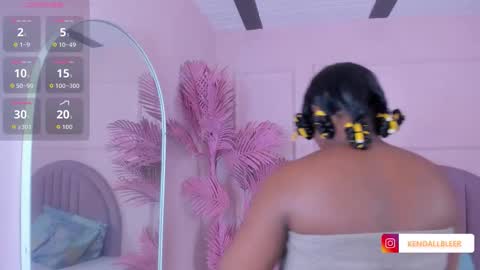 Snapshot of kendallbleer chatting on November 2025 11:33:02 AM kendallbleer online show from November 2025 11:33:02 AM