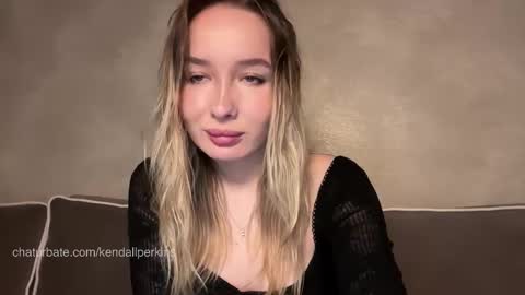 Kendall online show from December 2025 08:38:01 PM