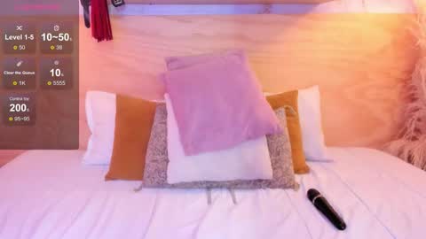 Kendall online show from November 2025 02:43:02 AM