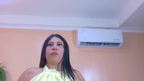 Snapshot of kendalmilleer chatting on June 2026 09:00:02 AM online show from June 2026 09:00:02 AM