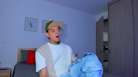 Snapshot of kendel_dimitri chatting on November 2025 05:33:01 AM kendel_dimitri online show from November 2025 05:33:01 AM