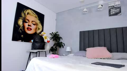 Kendra London online show from March 2026 11:15:02 AM