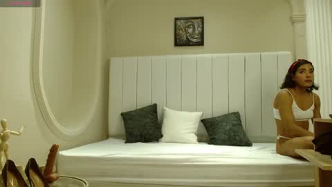 Snapshot of kendra_lux1 chatting on September 2025 01:48:02 PM kendra_lux1 online show from September 2025 01:48:02 PM