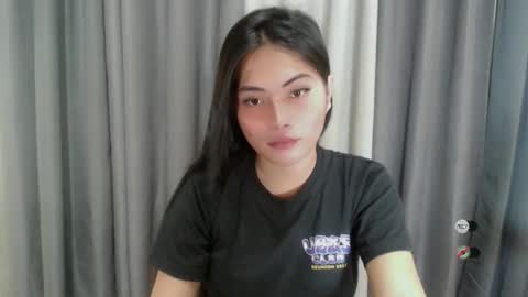 K E N D R A online show from February 2025 08:47:02 PM