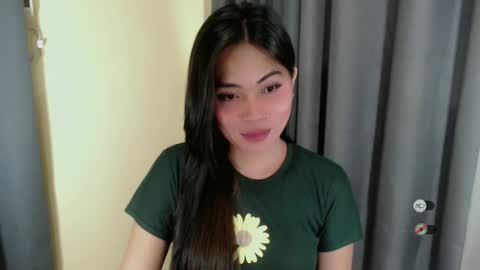 K E N D R A online show from March 2025 06:00:02 PM