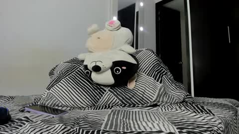 kendra Sthefania online show from January 2025 09:41:01 PM