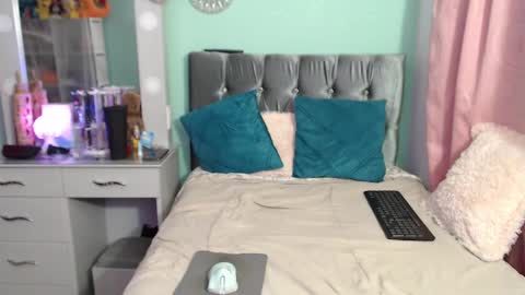 Chriss Morales online show from December 2024 12:09:01 AM