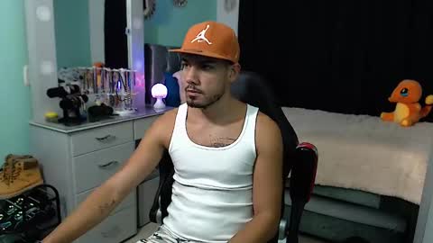 Chriss Morales online show from February 2025 01:40:02 PM