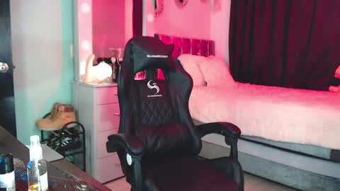 Chriss Morales online show from February 2025 11:13:01 PM