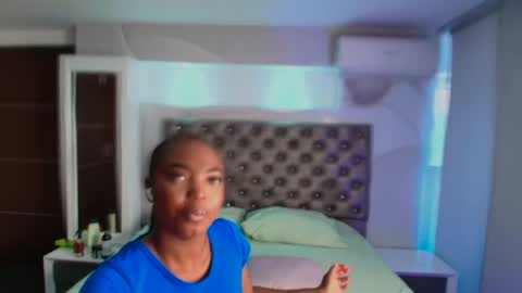 keniagoldenx online show from June 2026 03:36:01 PM