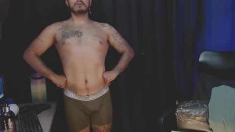 Snapshot of kenllyhot chatting on March 2026 01:44:01 AM Kenlly online show from March 2026 01:44:01 AM