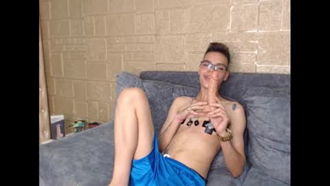 Snapshot of kenn_boy_ chatting on January 2025 08:54:01 PM kenn_boy_ online show from January 2025 08:54:01 PM