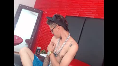 Snapshot of kenn_boy_ chatting on February 2025 07:00:01 PM kenn_boy_ online show from February 2025 07:00:01 PM