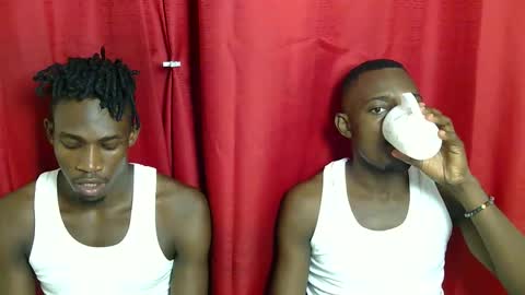 Snapshot of kenna_ass chatting on November 2025 04:17:01 PM Kenia online show from November 2025 04:17:01 PM