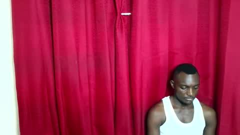 Snapshot of kenna_ass chatting on November 2025 06:39:01 PM Kenia online show from November 2025 06:39:01 PM