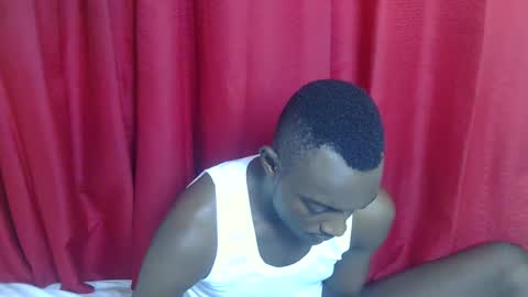 Snapshot of kenna_ass chatting on November 2025 07:14:02 PM Kenia online show from November 2025 07:14:02 PM