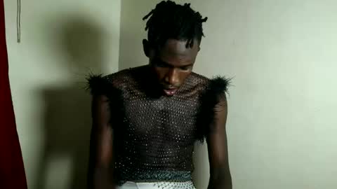 Kenia online show from December 2025 10:05:02 PM