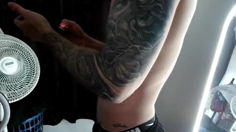 Kennfox777 online show from April 2026 01:41:01 PM