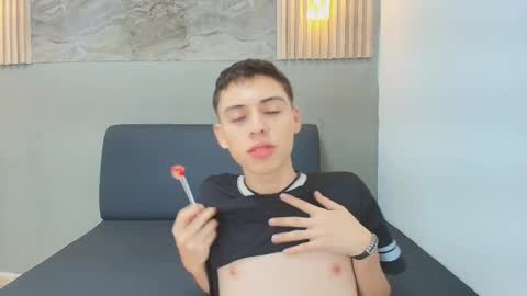 Snapshot of kenny_hank chatting on March 2026 05:44:01 AM kenny_hank online show from March 2026 05:44:01 AM