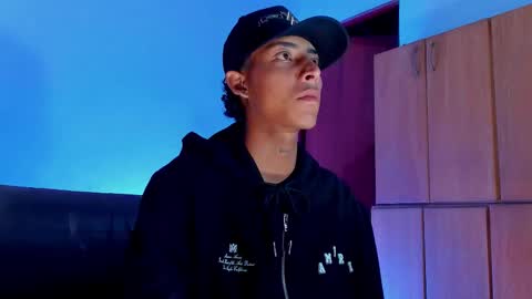 Snapshot of kenny_jones chatting on October 2025 12:52:02 AM Kenny online show from October 2025 12:52:02 AM