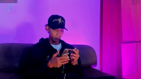 Snapshot of kenny_jones chatting on October 2025 12:17:01 PM Kenny online show from October 2025 12:17:01 PM